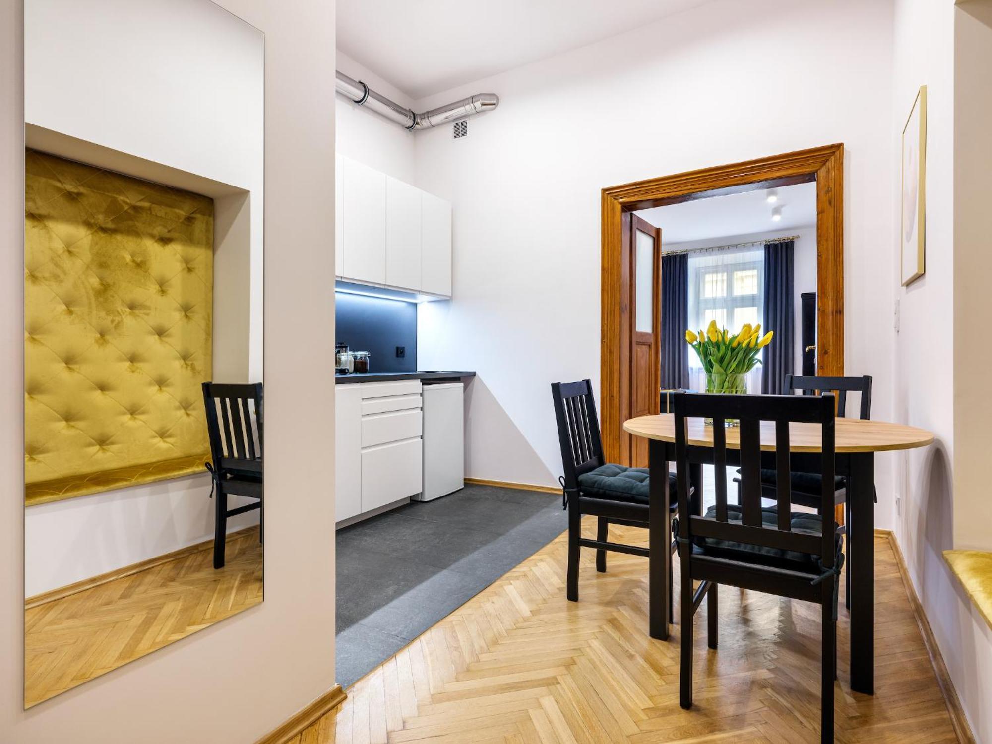 Tyzenhauz Apartments Old Town Cracovie Extérieur photo