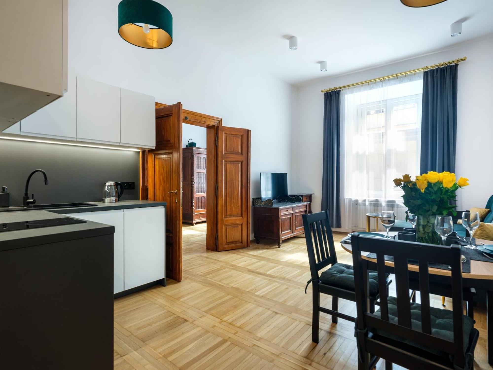 Tyzenhauz Apartments Old Town Cracovie Extérieur photo