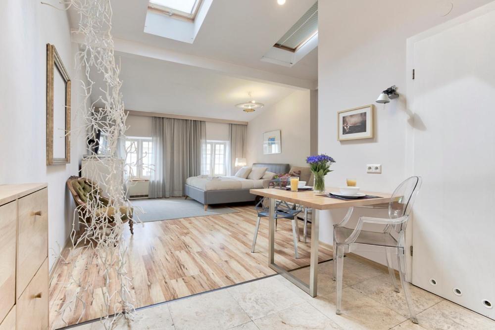 Tyzenhauz Apartments Old Town Cracovie Chambre photo